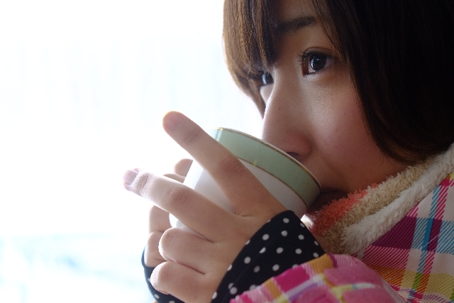カフェオレでまったりタイム中の人 カフェオレでまったりタイム中の人