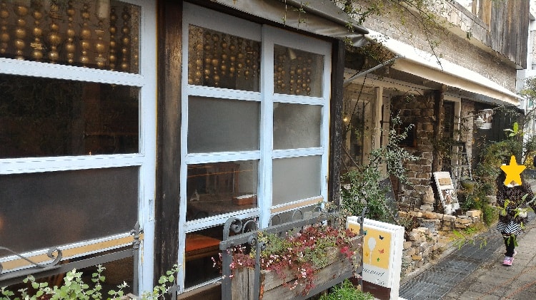 ポパンクールカフェ玄関